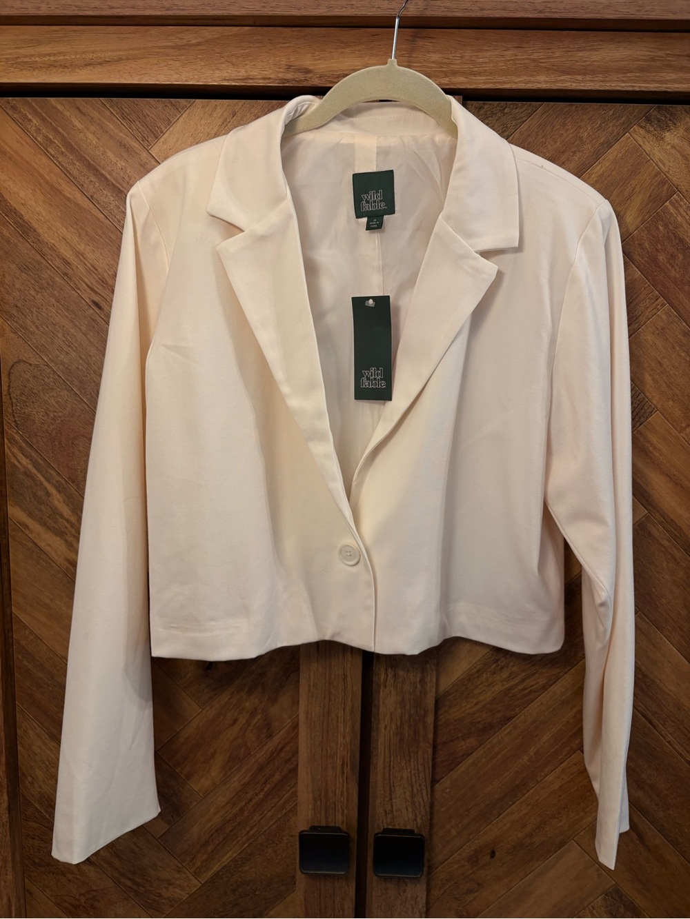 NWT Women’s Medium Wild Fable Cropped Cream Blazer Jacket with Shoulder Pads